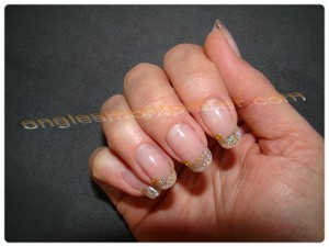 dorée strassPose faux ongles gel french paillettes réduite