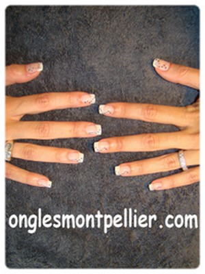 french blanche et petits points noirs r�duite