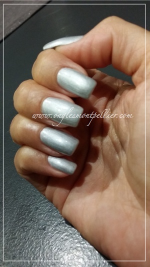 pose vernis permanent gris métal p